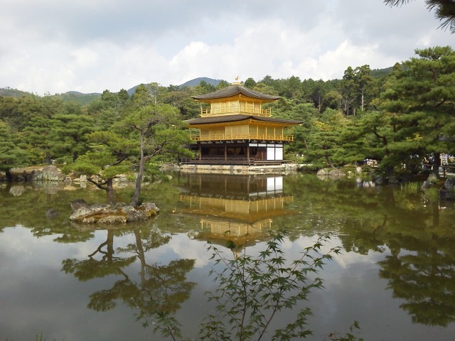 鹿苑寺（金閣寺）です。: 潮来一中・ニュース速報